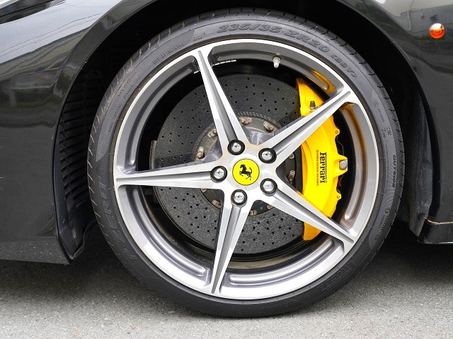 2013 Ferrari 458 Spider  F1 DCT  Daytona Seat