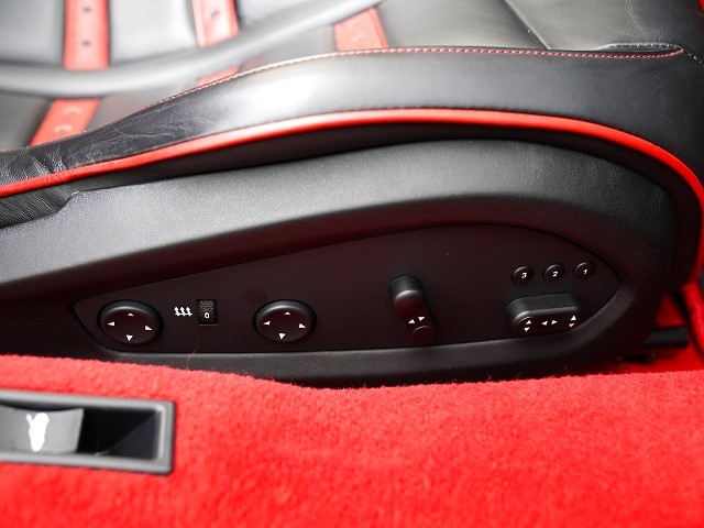 2013 Ferrari 458 Spider  F1 DCT  Daytona Seat