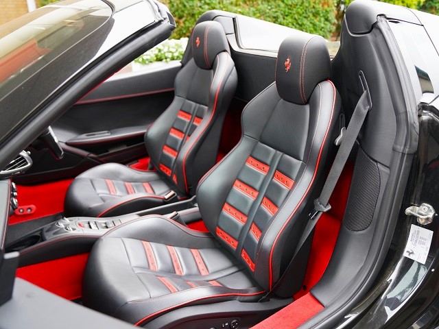 2013 Ferrari 458 Spider  F1 DCT  Daytona Seat