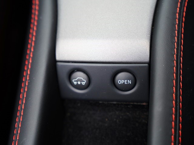 2013 Ferrari 458 Spider  F1 DCT  Daytona Seat