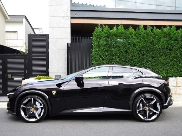 2025 Ferrari Prosangue 6.5 V12  F1 DCT 4WD 