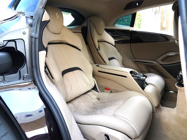 2025 Ferrari Prosangue 6.5 V12  F1 DCT 4WD 