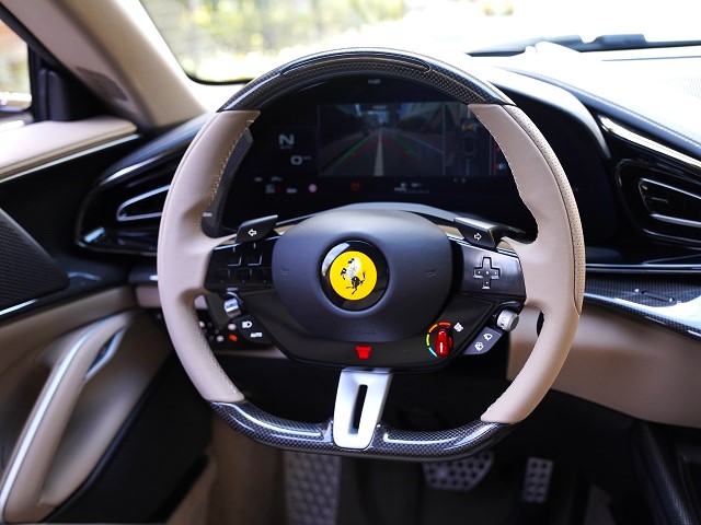 2025 Ferrari Prosangue 6.5 V12  F1 DCT 4WD 