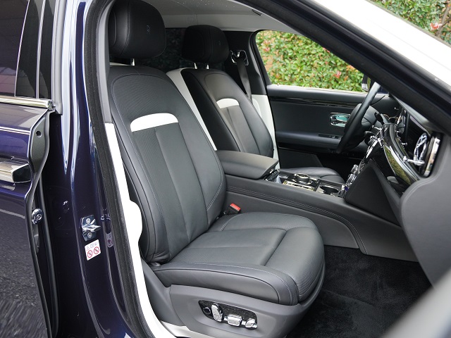 2023 Rolls-Royce Ghost Extended 4WD Rear Enter Starlight