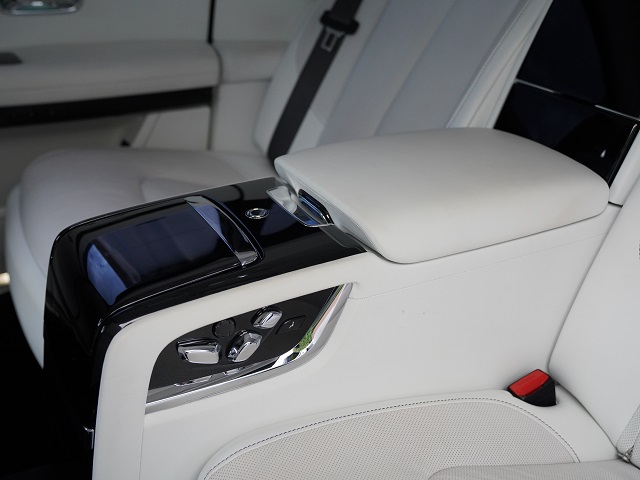 2023 Rolls-Royce Ghost Extended 4WD Rear Enter Starlight