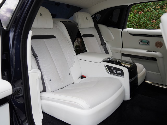 2023 Rolls-Royce Ghost Extended 4WD Rear Enter Starlight