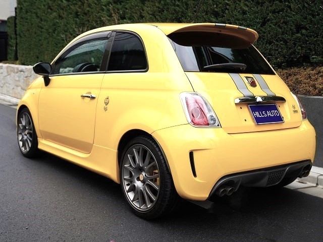 2011 ABARTH 695  Tributo Ferrari