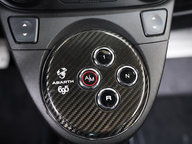 2011 ABARTH 695  Tributo Ferrari