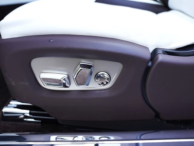 2018 Rolls-Royce Dawn 6.6 Bespoke Interior